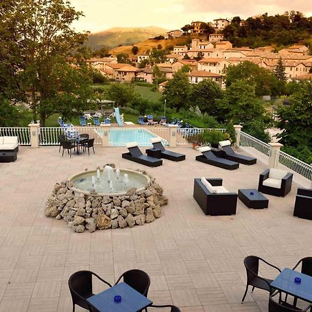 Hotel Benessere Villa Fiorita Colfiorito Exterior photo