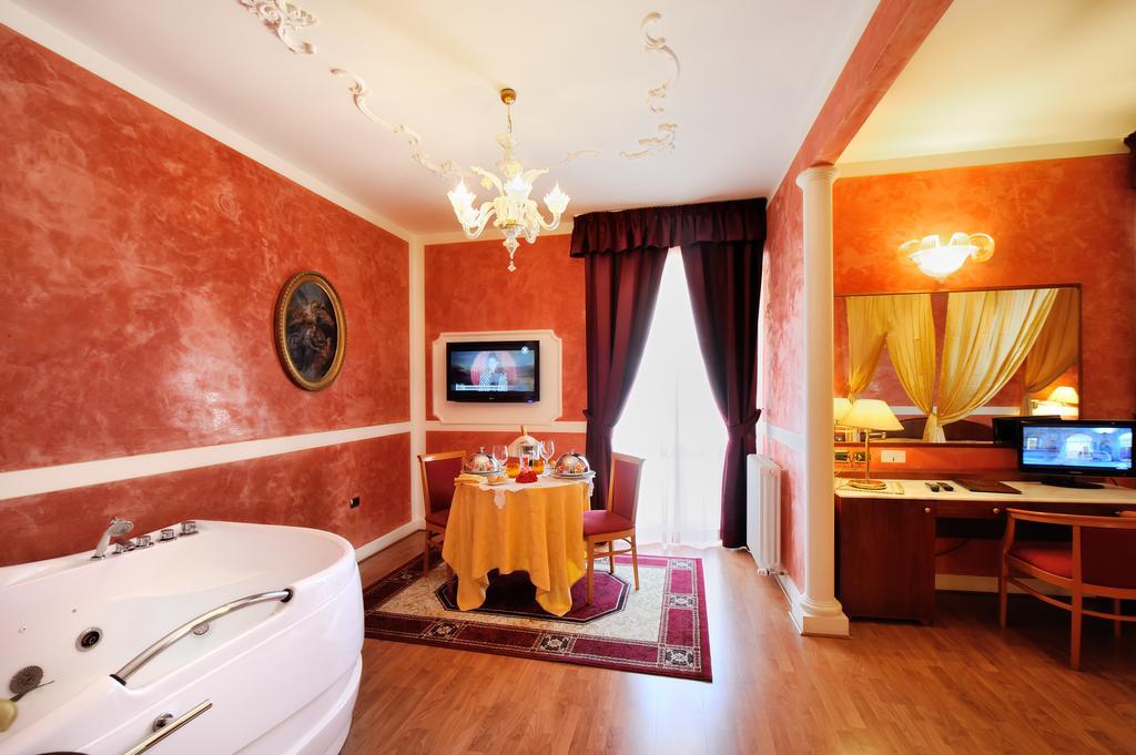 Hotel Benessere Villa Fiorita Colfiorito Exterior photo